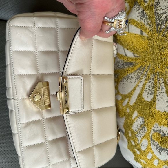 Michael Kors Quilted Chain Shoulder Bag Elegant Great Buy - Picture 8 of 16